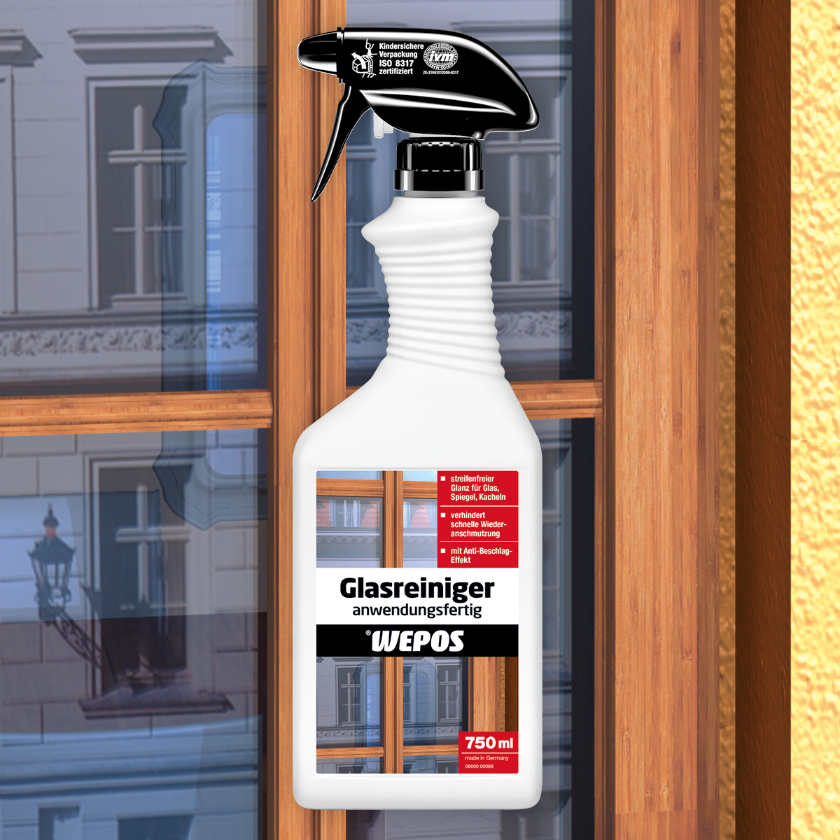 Sprühflasche Wepos Glasreiniger vor Fenster