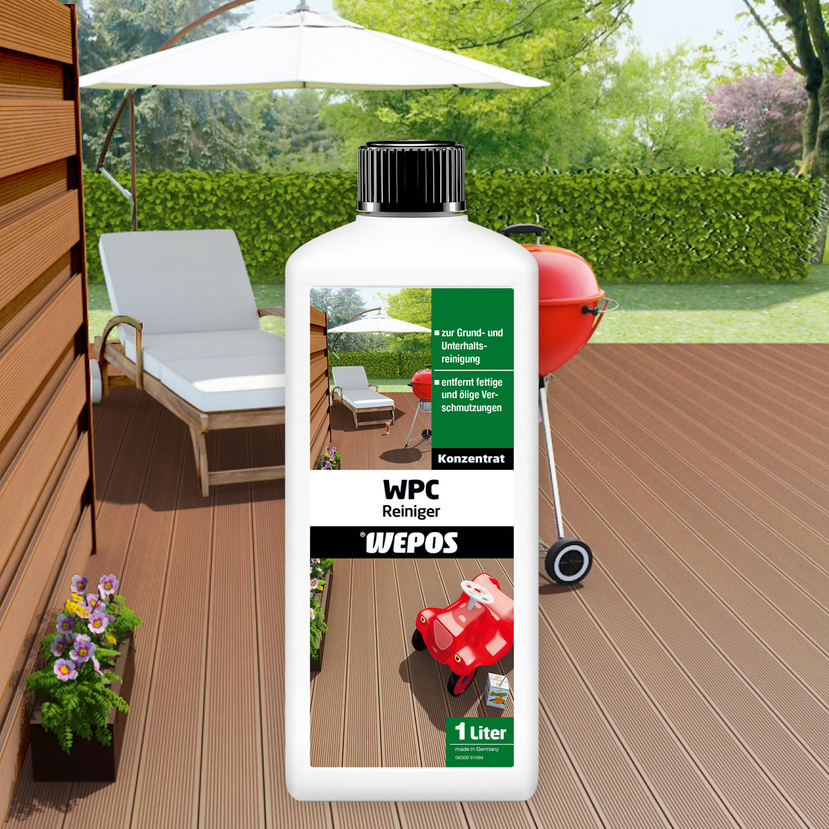 Kunststoffflasche WPC Reiniger vor 3D Modell Gartenterasse